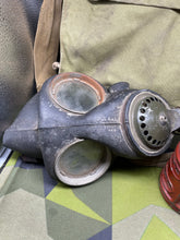 Load image into Gallery viewer, Original WW2 British Army GSR General Service Respirator Gas Mask Set

