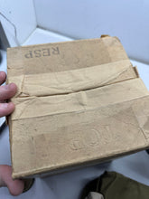 Charger l'image dans la galerie, Original WW2 British Civil Defence ARP Service Respirator Gas Mask - Complete
