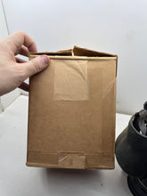 Charger l'image dans la galerie, Original WW2 British Civil Defence ARP Service Respirator Gas Mask - Complete
