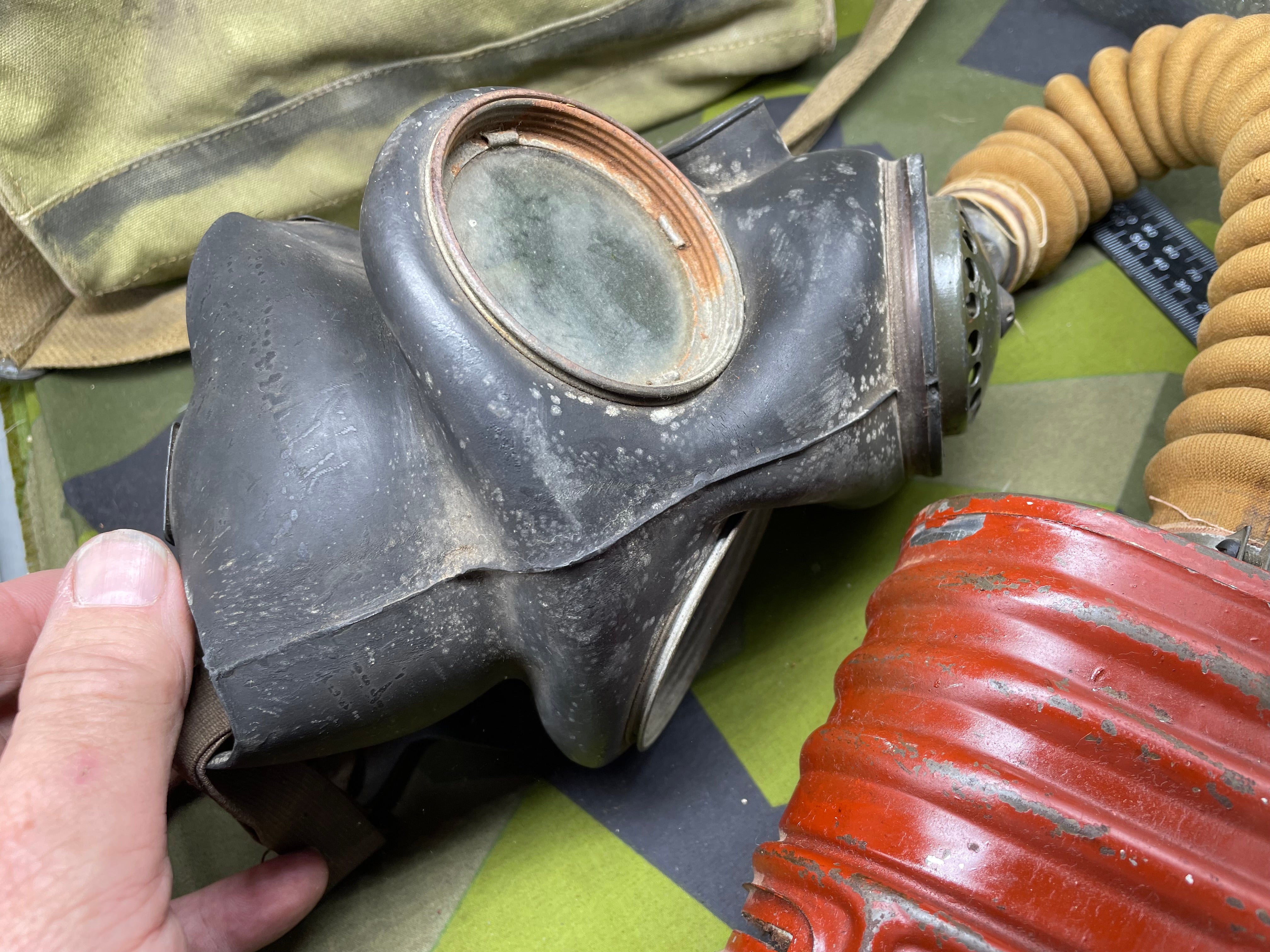 Original WW2 British Army GSR General Service Respirator Gas Mask Set - The Militaria Shop