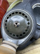 Lade das Bild in den Galerie-Viewer, Original WW2 British Army GSR General Service Respirator Gas Mask Set

