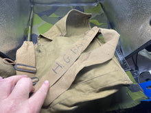Charger l&#39;image dans la galerie, Original WW2 British Army GSR General Service Respirator Gas Mask Set
