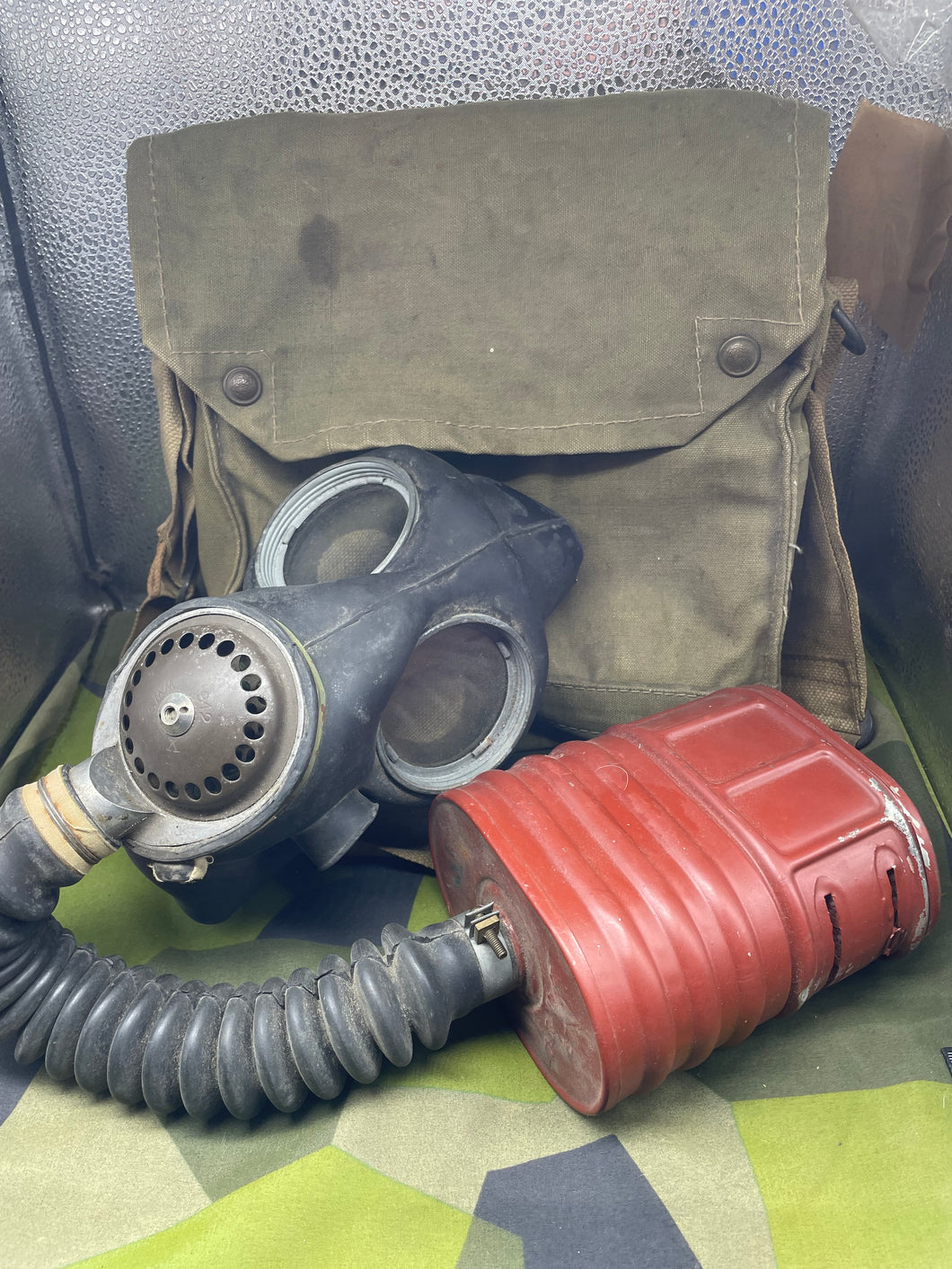 Original WW2 British Army GSR General Service Respirator Gas Mask Set
