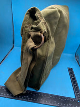 Load image into Gallery viewer, Original WW2 Dated British Army Soldier&#39;s Gas Mask in bag
