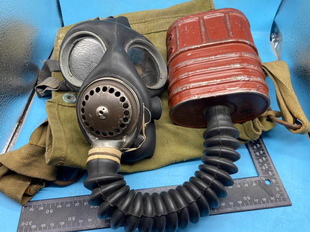 Original WW2 Dated British Army Soldier's Gas Mask in bag