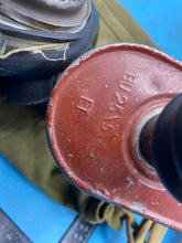 Load image into Gallery viewer, Original WW2 Dated British Army Soldier&#39;s Gas Mask in bag
