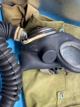 Load image into Gallery viewer, Original WW2 Dated British Army Soldier&#39;s Gas Mask in bag
