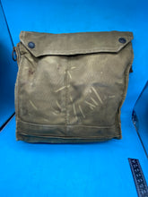 Load image into Gallery viewer, Original WW2 Dated Canadian Army Soldier&#39;s Gas Mask in named bag
