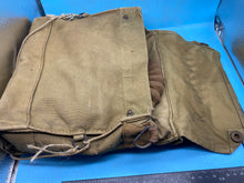 Load image into Gallery viewer, Original WW2 Dated Canadian Army Soldier&#39;s Gas Mask in named bag
