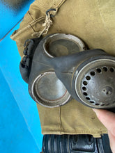 Load image into Gallery viewer, Original WW2 Dated Canadian Army Soldier&#39;s Gas Mask in named bag
