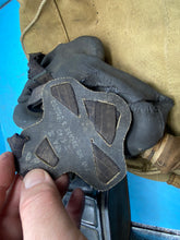 Load image into Gallery viewer, Original WW2 Dated Canadian Army Soldier&#39;s Gas Mask in named bag
