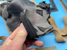 Load image into Gallery viewer, Original WW2 British Home Front ARP Warden&#39;s Gas Mask in Issue Bag
