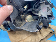 Load image into Gallery viewer, Original WW2 British Home Front ARP Warden&#39;s Gas Mask in Issue Bag
