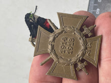 Charger l'image dans la galerie, Original WW1 Combatants / Hindenburg Cross 1914 - 1918 - The Militaria Shop
