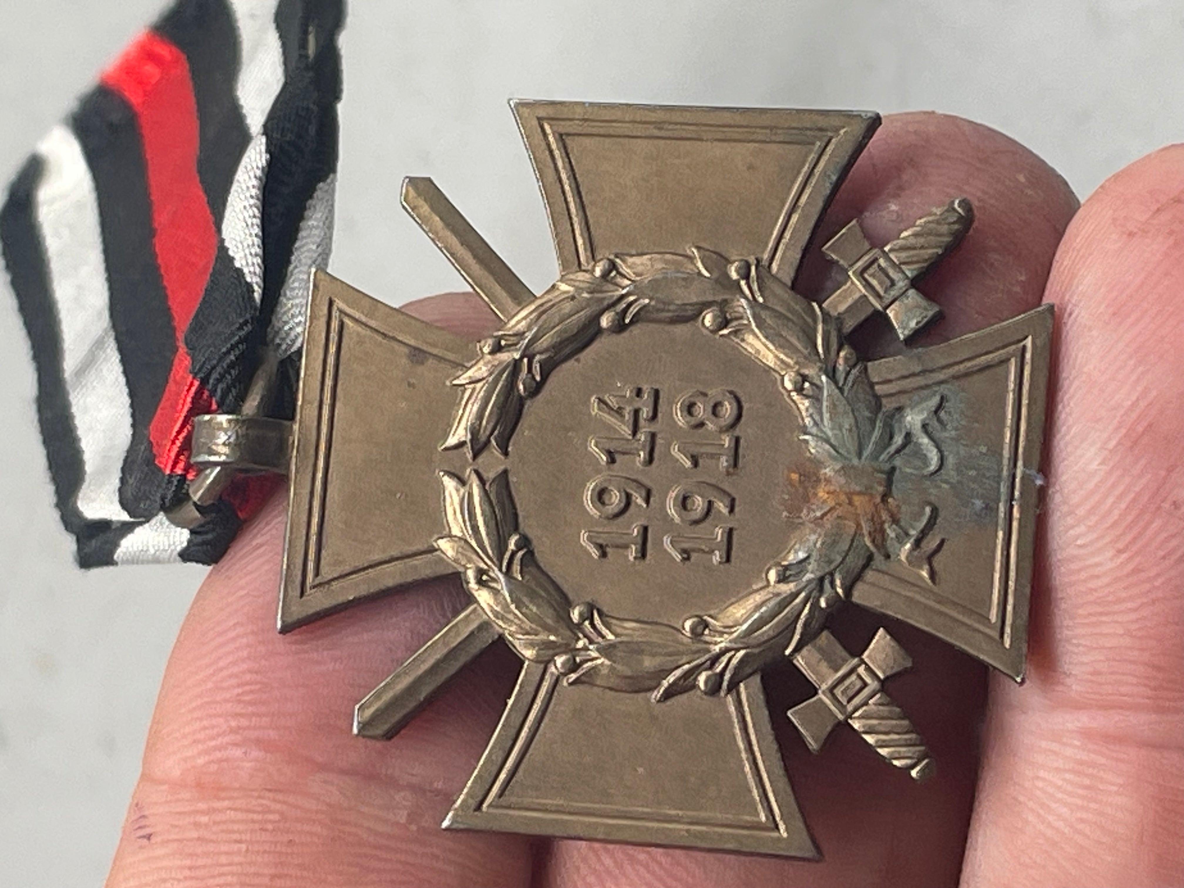 Original WW1 Combatants / Hindenburg Cross 1914 - 1918 - The Militaria Shop