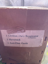 Charger l&#39;image dans la galerie, Original WW2 British Home Front ARP Warden&#39;s Gas Mask in Original Issue Box
