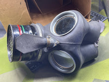 Charger l&#39;image dans la galerie, Original WW2 British Home Front ARP Warden&#39;s Gas Mask in Original Issue Box
