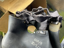 Charger l&#39;image dans la galerie, Original WW2 British Home Front ARP Warden&#39;s Gas Mask in Original Issue Box
