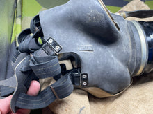 Charger l&#39;image dans la galerie, Original WW2 British Home Front ARP Warden&#39;s Gas Mask in Original Issue Bag
