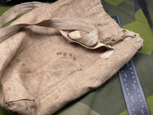 Charger l&#39;image dans la galerie, Original WW2 British Home Front ARP Warden&#39;s Gas Mask in Original Issue Bag
