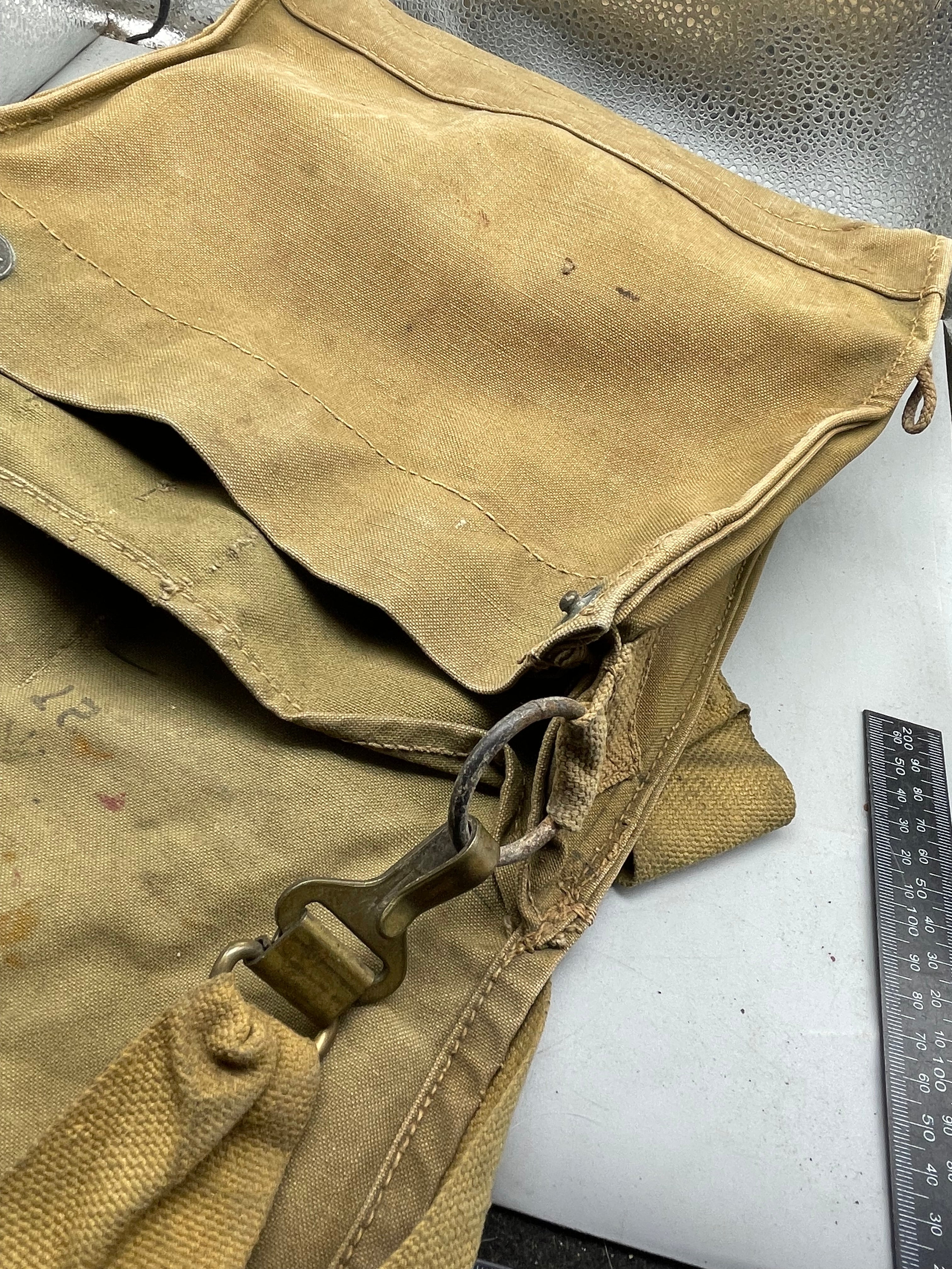 Original WW2 British Army General Service Respirator & Bag in great condition - The Militaria Shop