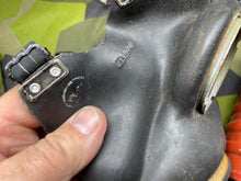 Charger l&#39;image dans la galerie, Original WW2 British Army GSR General Service Respirator Gas Mask Set
