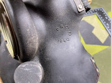 Charger l&#39;image dans la galerie, Original WW2 British Army GSR General Service Respirator Gas Mask Set
