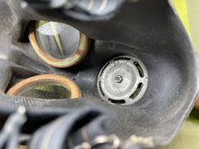 Charger l&#39;image dans la galerie, Original WW2 British Army GSR General Service Respirator Gas Mask Set
