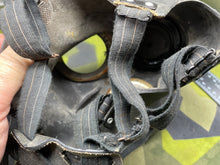 Charger l&#39;image dans la galerie, WW2 British Home Front Warden&#39;s Gas Mask
