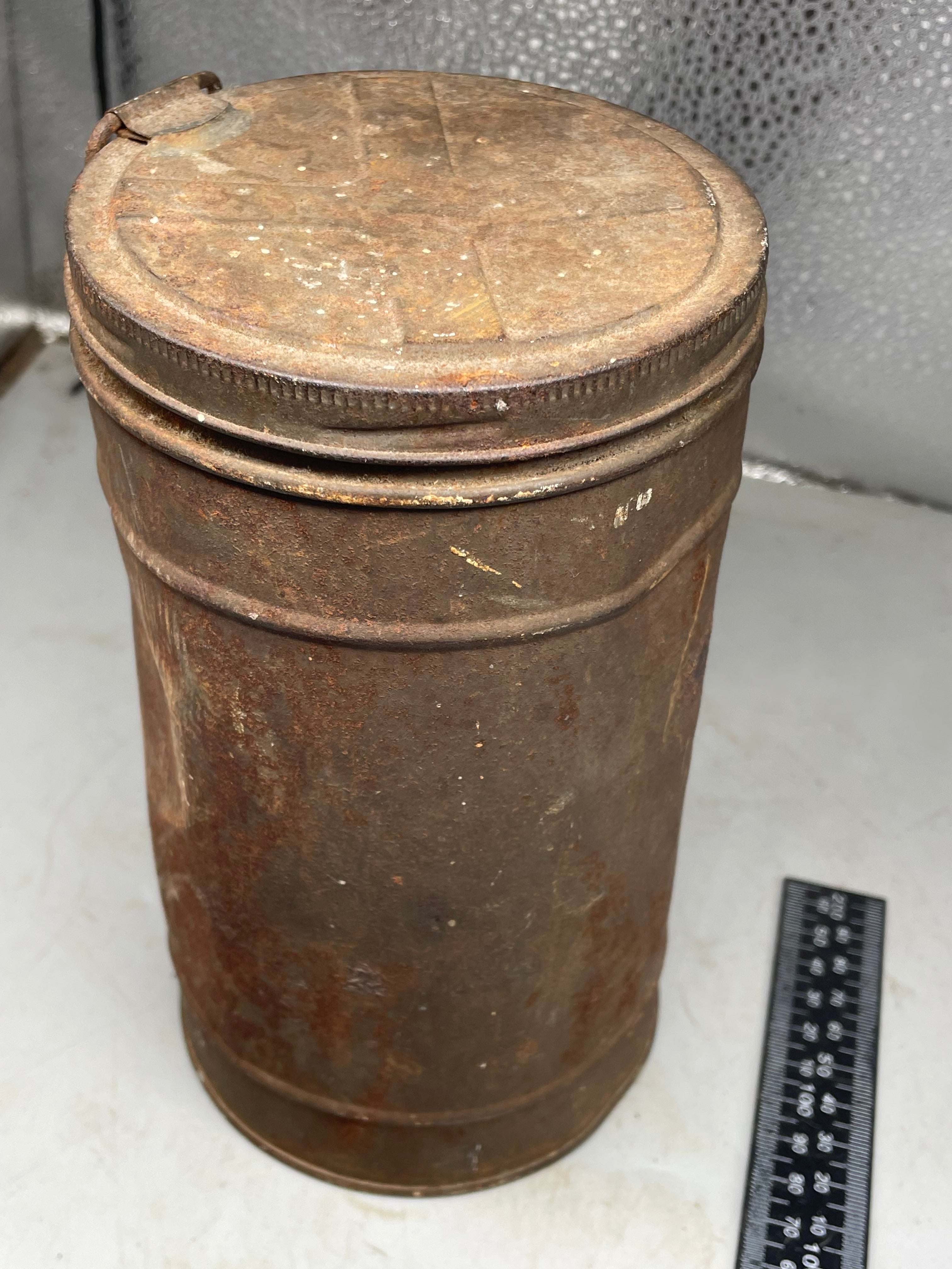 Original WW2 British Private Purchase Home Front Gas Mask Tin (empty) - The Militaria Shop