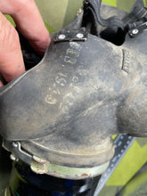 Charger l&#39;image dans la galerie, WW2 British Home Front Warden&#39;s Gas Mask
