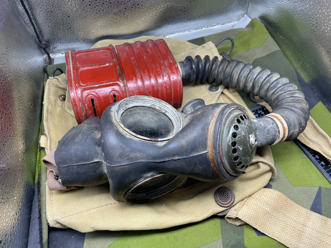 Original WW2 British Army GSR General Service Respirator Gas Mask Set