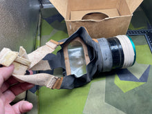 Charger l&#39;image dans la galerie, Original WW2 British Home Front Civilian Gas Mask in Cardboard Box
