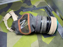 Charger l&#39;image dans la galerie, Original WW2 British Home Front Civilian Gas Mask for parts
