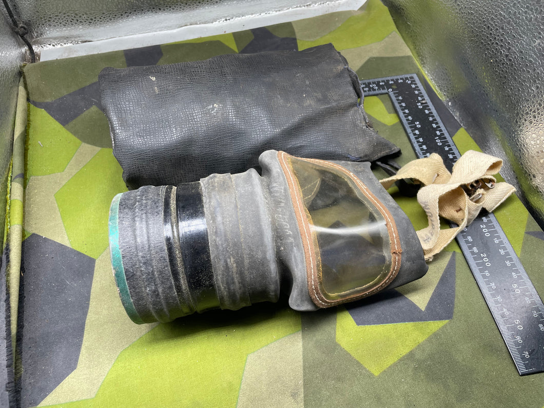 Original WW2 British Home Front Civilian Gas Mask in Rexine Case