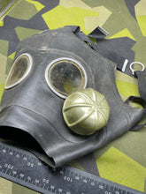 Load image into Gallery viewer, British Post WW2 C7 Civilian Respirator - No Filter
