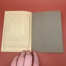 Charger l&#39;image dans la galerie, Original WW2 German Deutsches Reich Arbeitsbuch Work Book Papers
