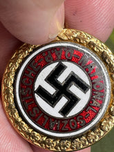 Charger l&#39;image dans la galerie, WW2 German Golden Party Badge
