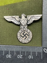 Charger l&#39;image dans la galerie, WW2 German SA / SS Early Cap Eagle Badge
