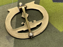 Charger l&#39;image dans la galerie, WW2 German Kriegsmarine Uboat Award Badge
