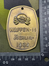 Charger l&#39;image dans la galerie, WW2 German Waffen SS Totenkopf Identity Tag
