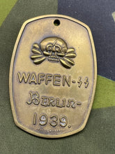 Charger l&#39;image dans la galerie, WW2 German Waffen SS Totenkopf Identity Tag
