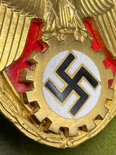 Charger l&#39;image dans la galerie, WW2 German Pioneer Of Labour Badge
