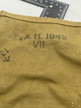 Charger l'image dans la galerie, Original WW2 British Army GSR General Service Respirator Gas Mask Set - The Militaria Shop
