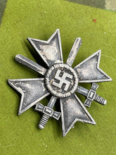 Load image into Gallery viewer, Reproduction WW2 German Combattants Cross with Swords
