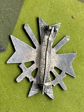 Load image into Gallery viewer, Reproduction WW2 German Combattants Cross with Swords
