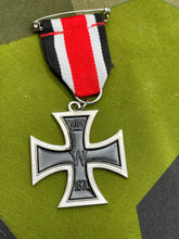 Charger l&#39;image dans la galerie, Reproduction WW2 German Army Iron Cross 2nd Class
