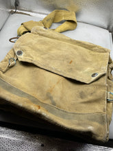 Charger l'image dans la galerie, Original WW2 British Army GSR General Service Respirator Gas Mask Set - The Militaria Shop
