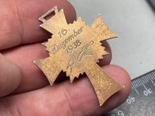 Load image into Gallery viewer, Original WW2 German Mothers Cross in Bronze
