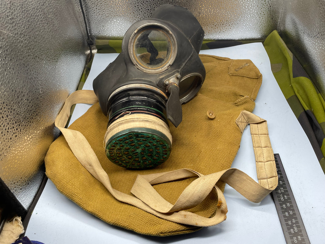 WW2 British Home Front / Civil Defence Wardens Gas Mask in 1941 Dated Bag